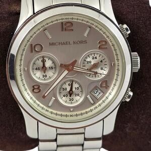 Michael Kors MK5076 Runway Women’s Chronograph Silver Stainless Steel 38mm